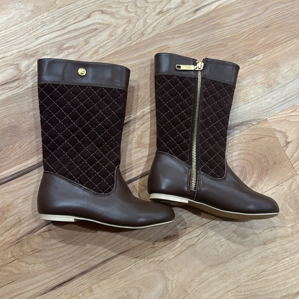 Adorable kids brown boots.  Size 11 little kid.
